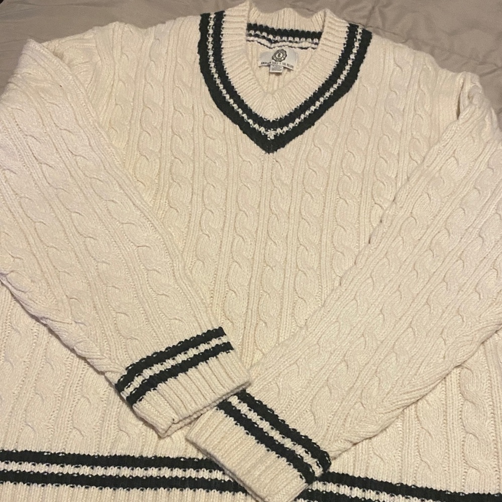 American Eagle Outfitters Cream V-Neck Sweater with Black Accents